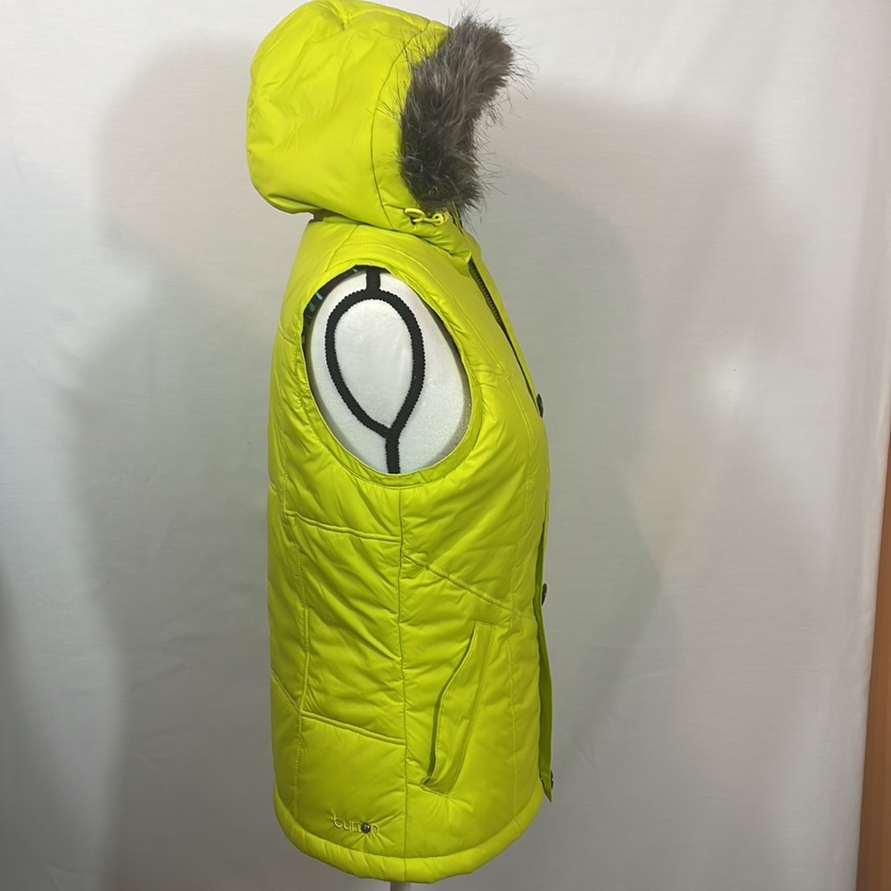 Burton Dryride Vest with Faux Fur trimmed Hood - Picture 5 of 11